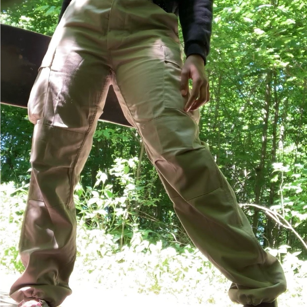 Khaki cardigan pants